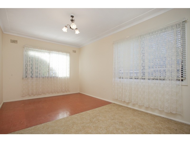 27 Edinbough Drive, Revesby Heights NSW 2212