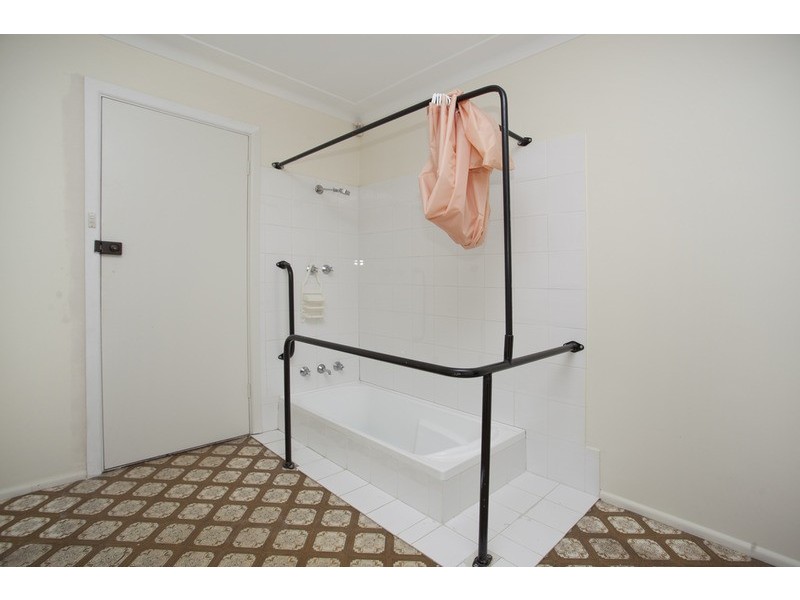 27 Edinbough Drive, Revesby Heights NSW 2212