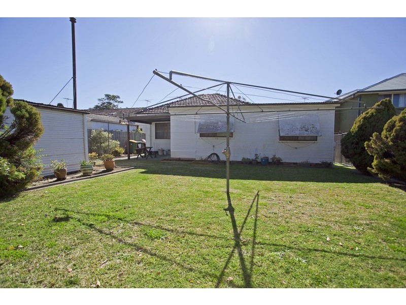 27 Edinbough Drive, Revesby Heights NSW 2212