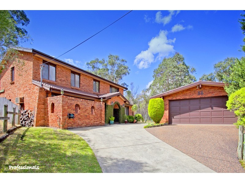 25 Drysdale Avenue, Picnic Point NSW 2213