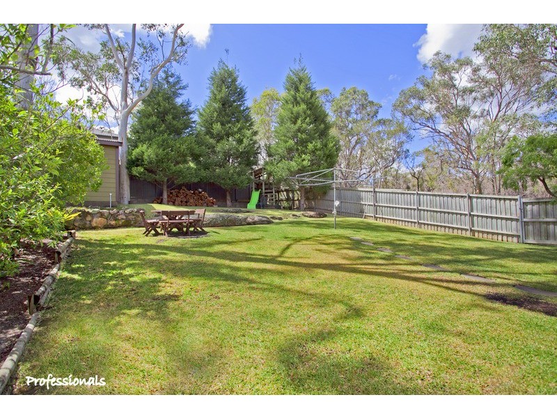 25 Drysdale Avenue, Picnic Point NSW 2213