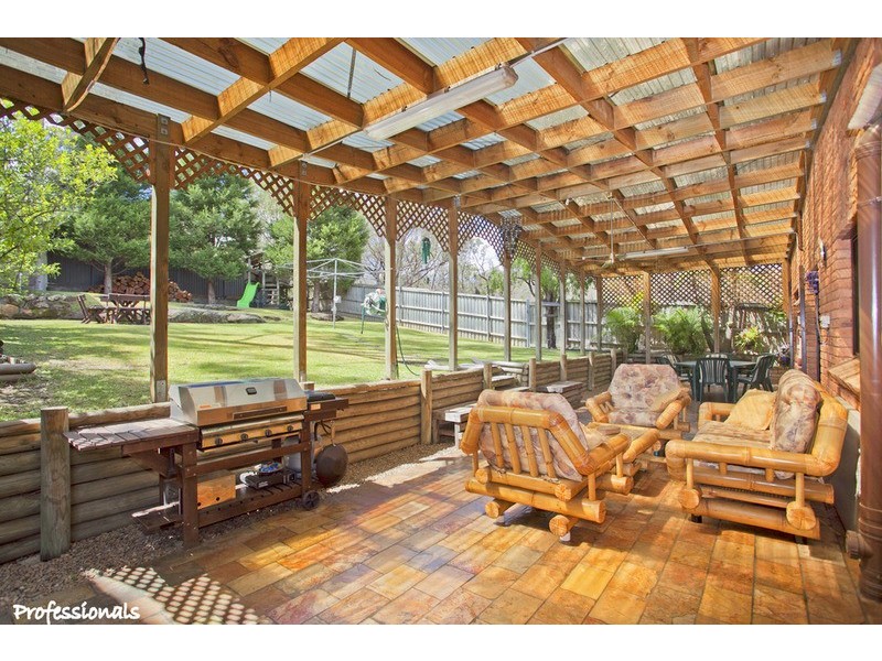 25 Drysdale Avenue, Picnic Point NSW 2213