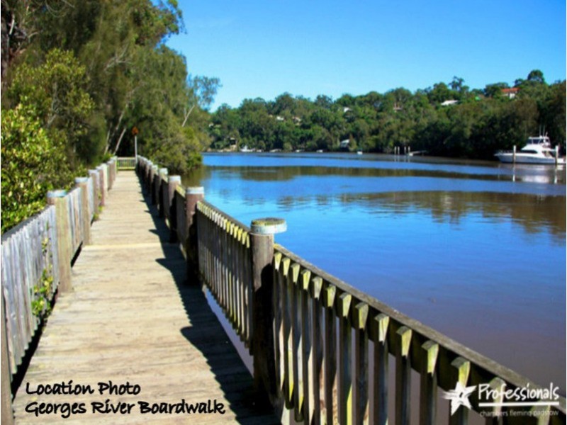 25 Drysdale Avenue, Picnic Point NSW 2213