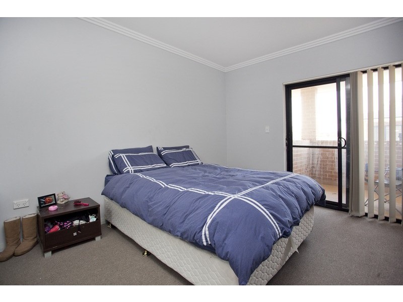 2/1 Ikara Crescent, Moorebank NSW 2170