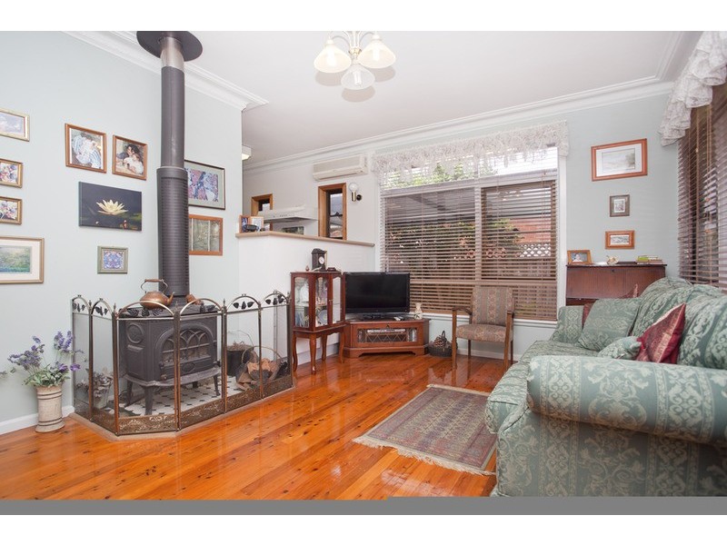 16 Valmay Avenue, Picnic Point NSW 2213