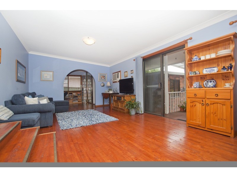 16 Valmay Avenue, Picnic Point NSW 2213