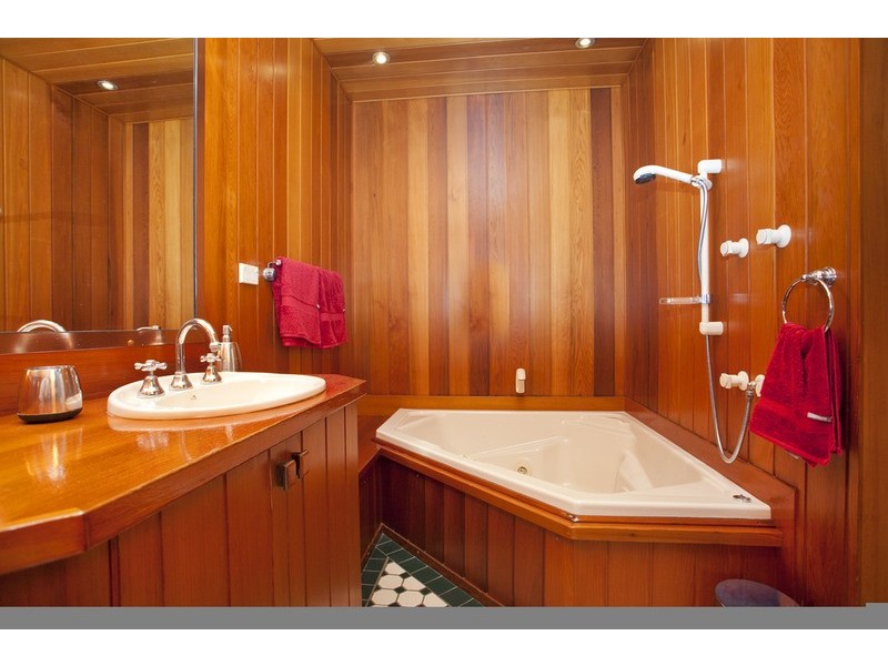 16 Valmay Avenue, Picnic Point NSW 2213