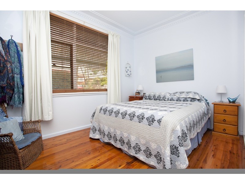 16 Valmay Avenue, Picnic Point NSW 2213