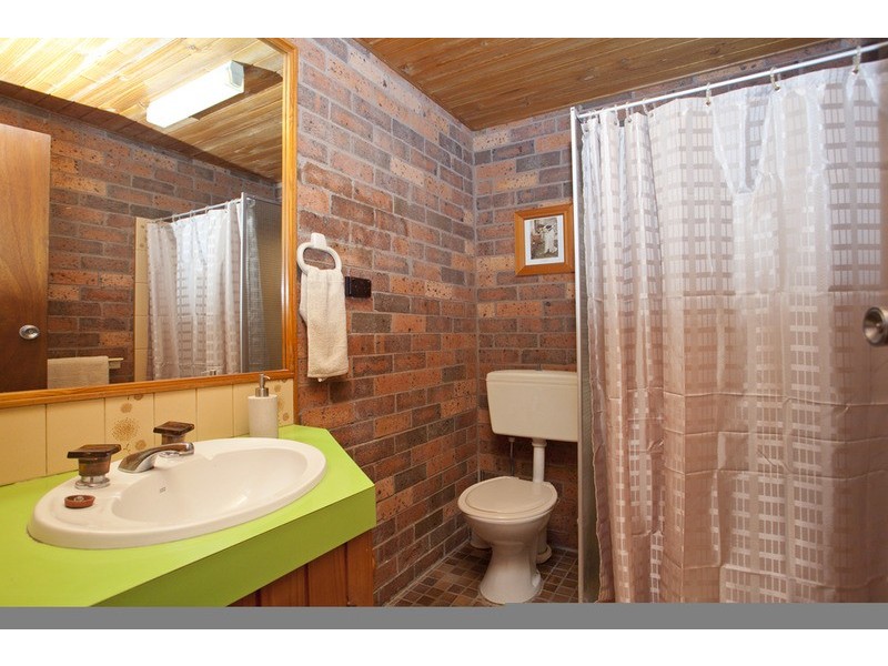 16 Valmay Avenue, Picnic Point NSW 2213