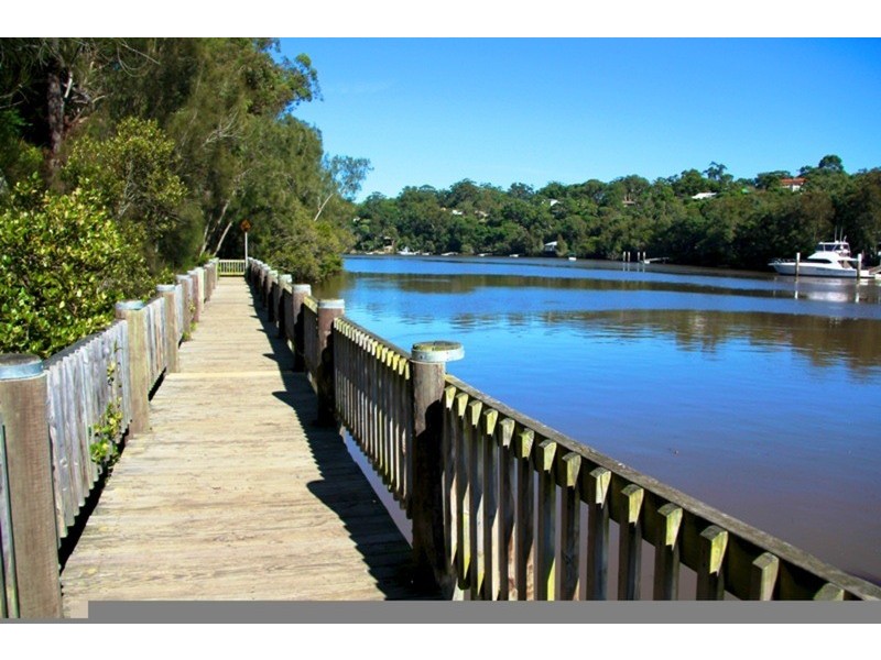 16 Valmay Avenue, Picnic Point NSW 2213