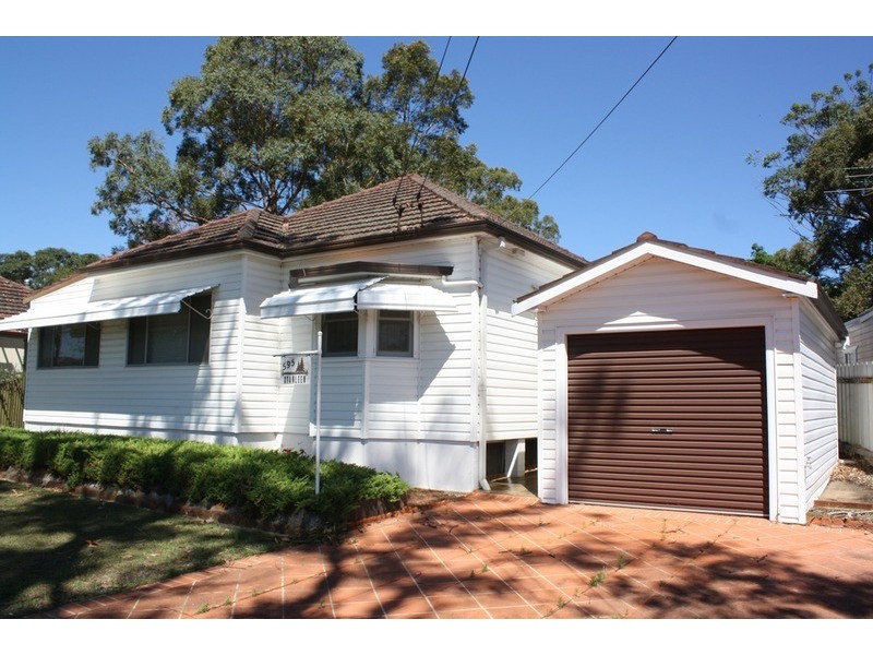 595 Henry Lawson Drive, East Hills NSW 2213