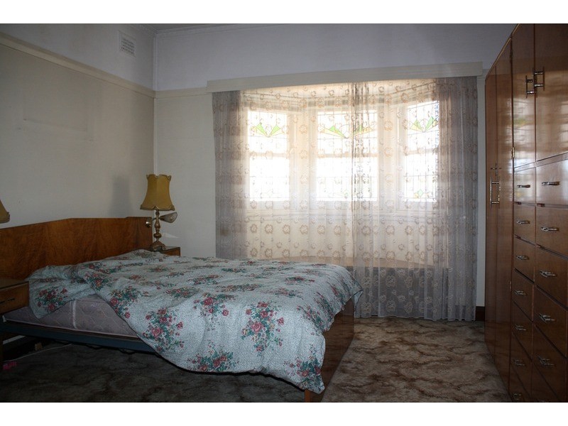 595 Henry Lawson Drive, East Hills NSW 2213