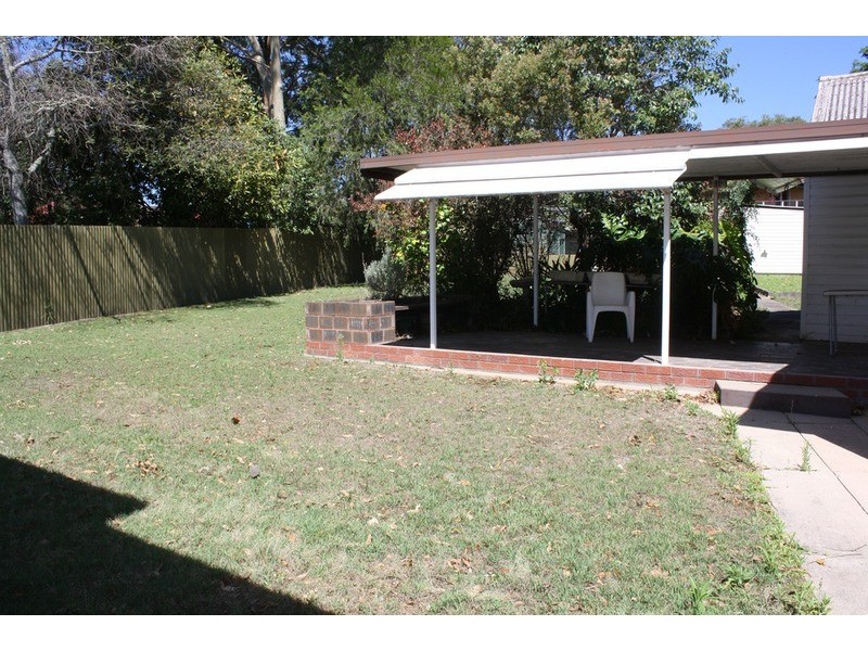 595 Henry Lawson Drive, East Hills NSW 2213