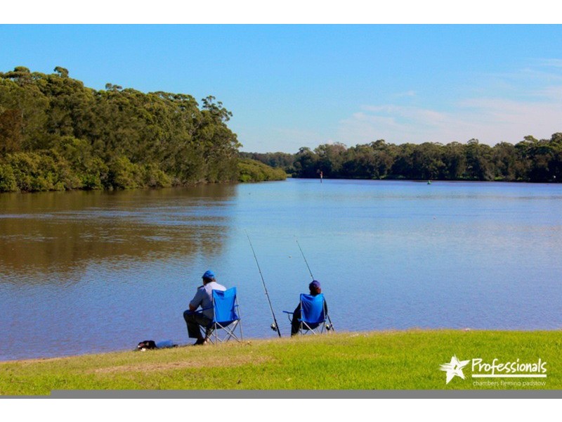 595 Henry Lawson Drive, East Hills NSW 2213