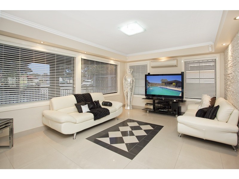 69 Bullecourt Avenue, Milperra NSW 2214