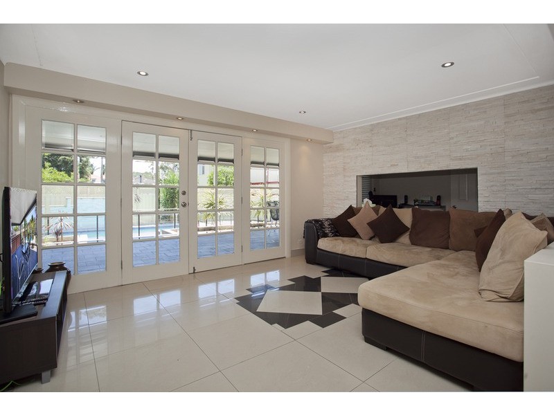 69 Bullecourt Avenue, Milperra NSW 2214