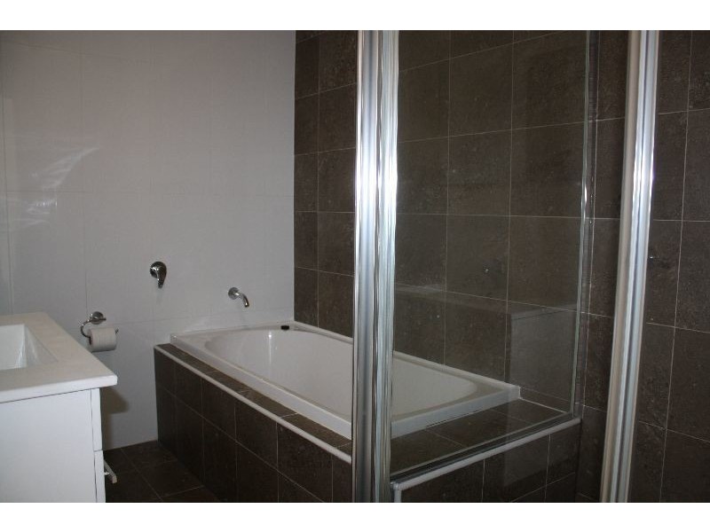 6/96-98 Nuwarra Road, Moorebank NSW 2170