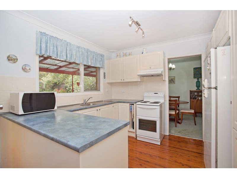 3 Amberdale Avenue, Picnic Point NSW 2213