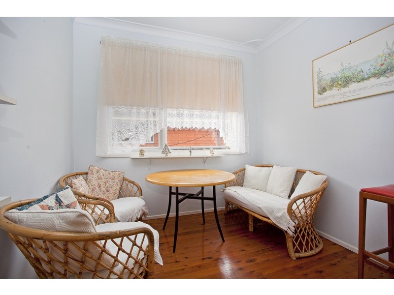 3 Amberdale Avenue, Picnic Point NSW 2213