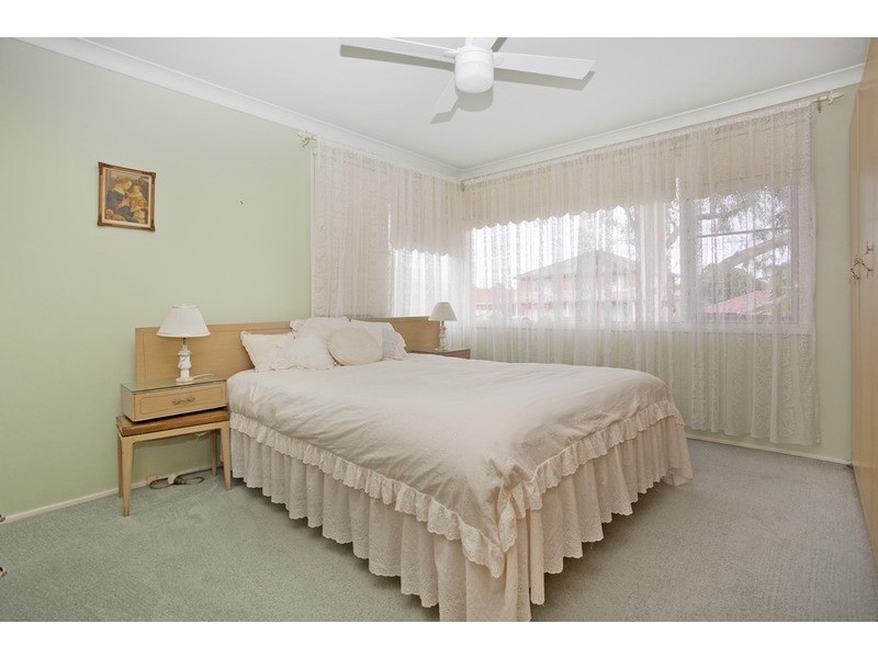 3 Amberdale Avenue, Picnic Point NSW 2213