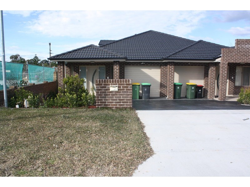 11 Matthews Avenue, East Hills NSW 2213