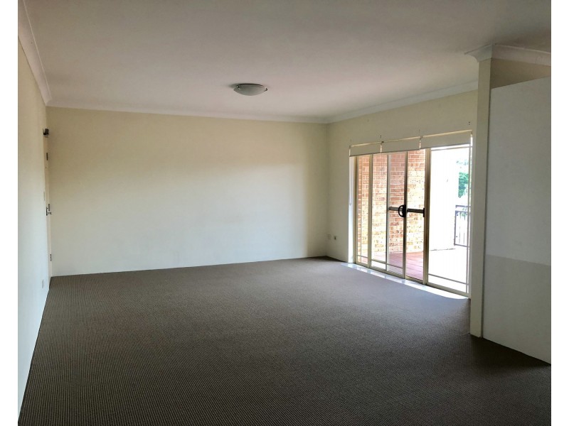 7/49 Maclaurin Avenue, East Hills NSW 2213