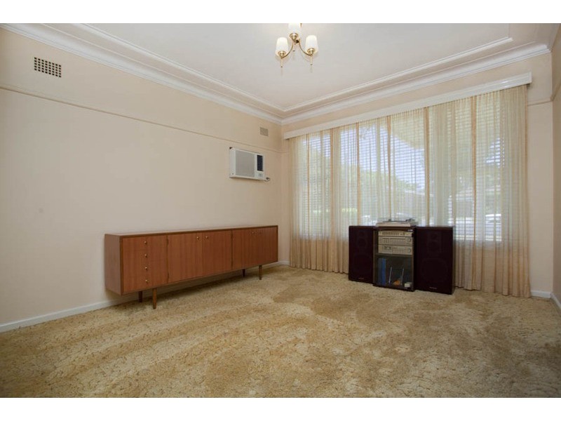 45 Ogilvy Street, Peakhurst NSW 2210