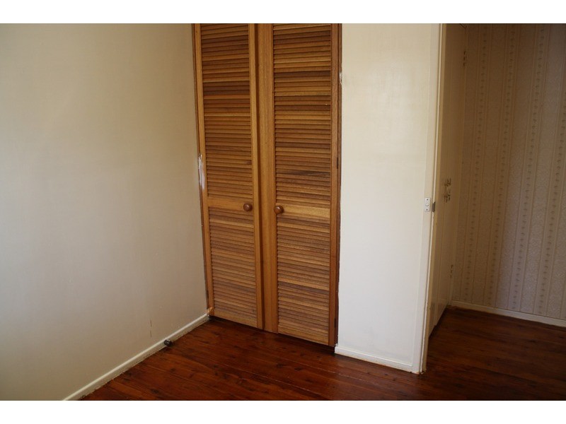212 The Parkway, Bradbury NSW 2560