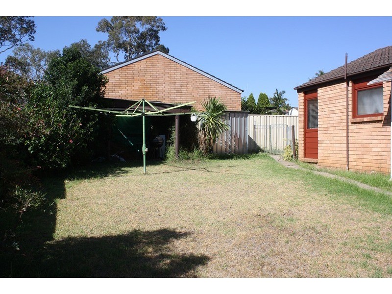 212 The Parkway, Bradbury NSW 2560