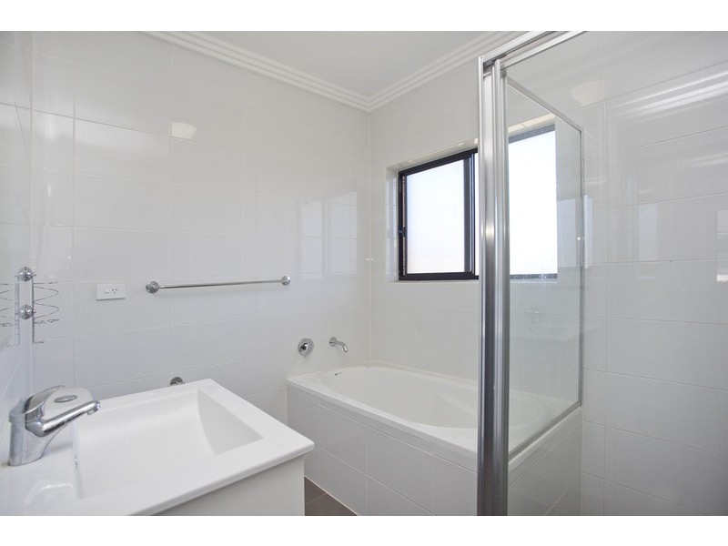 1/1 Ikara Crescent, Moorebank NSW 2170