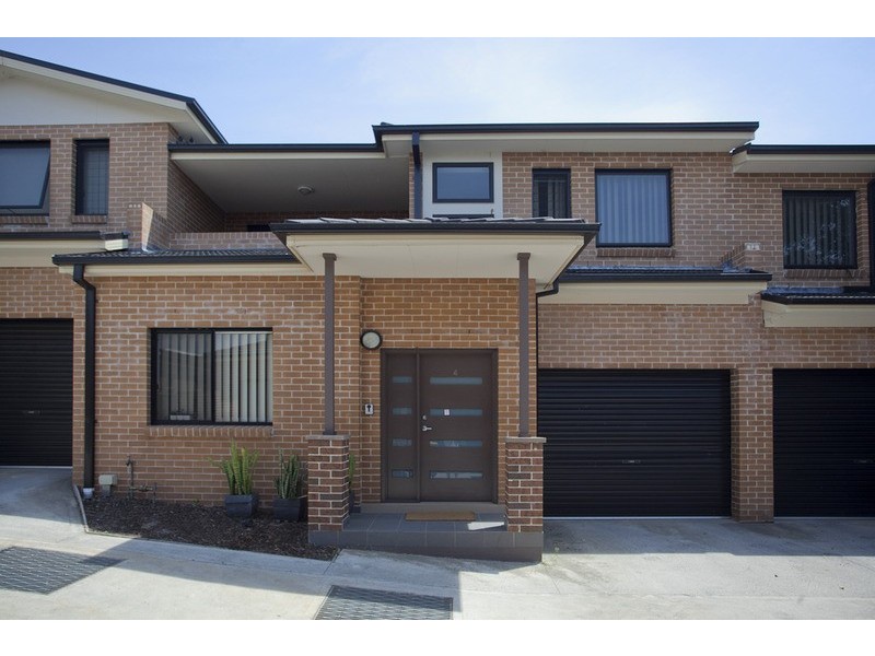 2,3,4/1 Ikara Crescent, Moorebank NSW 2170
