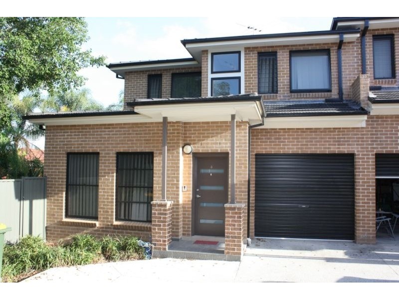 6/1 Ikara Crescent, Moorebank NSW 2170