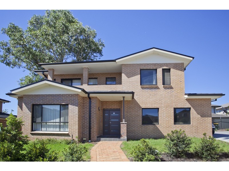 10/1 Ikara Crescent, Moorebank NSW 2170