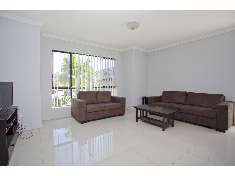 10/1 Ikara Crescent, Moorebank NSW 2170