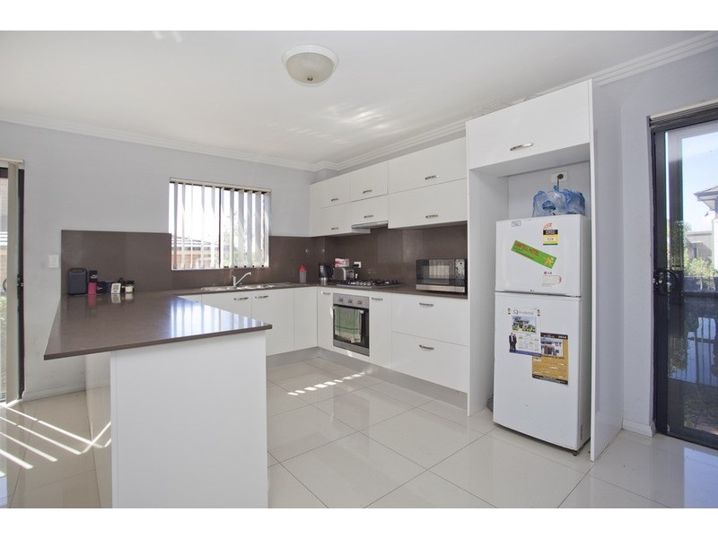 10/1 Ikara Crescent, Moorebank NSW 2170
