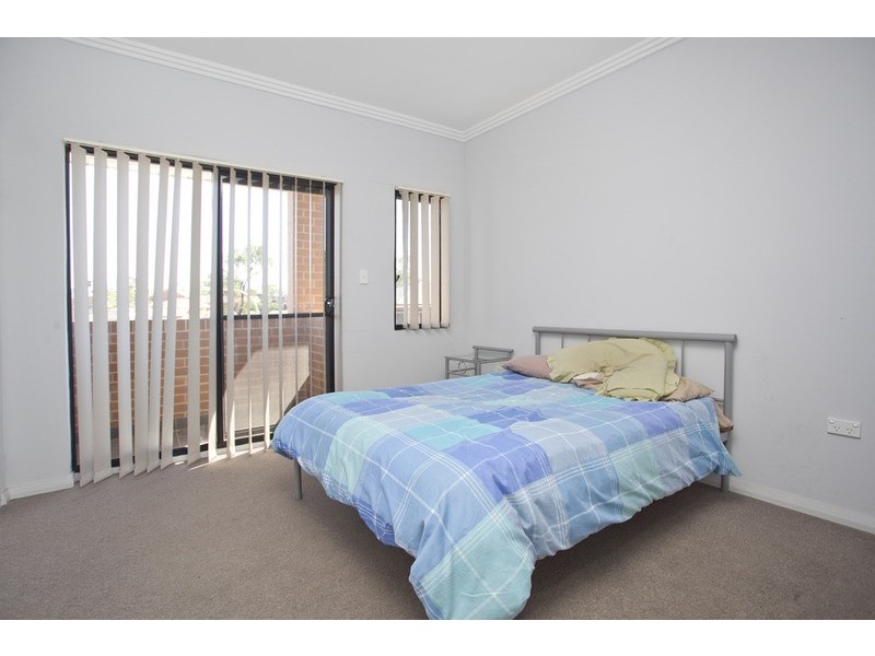 10/1 Ikara Crescent, Moorebank NSW 2170