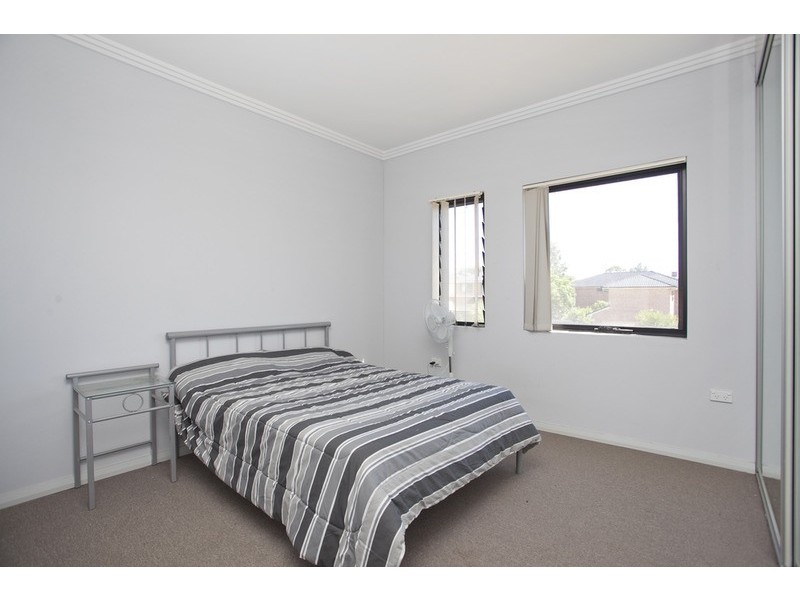 10/1 Ikara Crescent, Moorebank NSW 2170