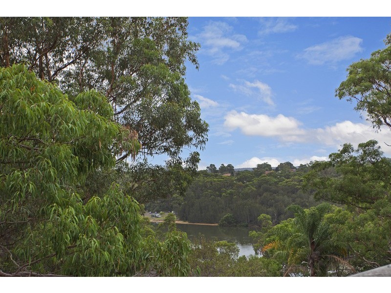 852a Henry Lawson  Drive, Picnic Point NSW 2213