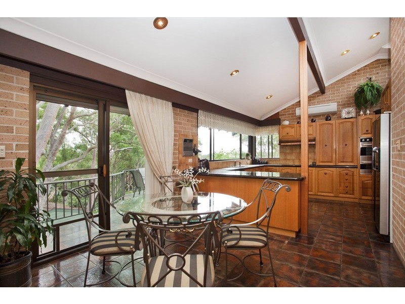 852a Henry Lawson  Drive, Picnic Point NSW 2213