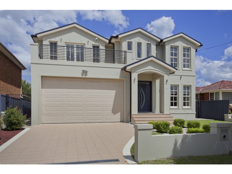 9 Seidel Avenue, Picnic Point NSW 2213