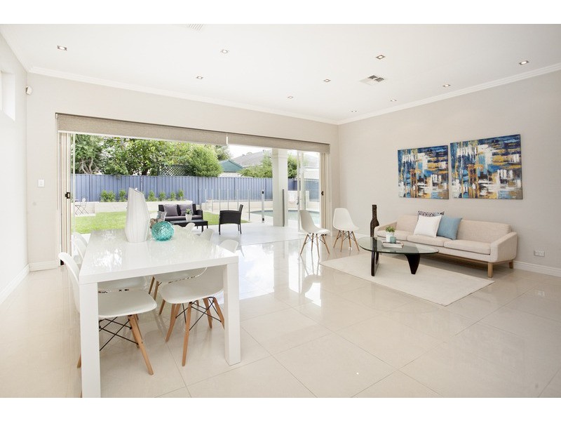 9 Seidel Avenue, Picnic Point NSW 2213