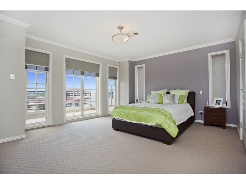 9 Seidel Avenue, Picnic Point NSW 2213