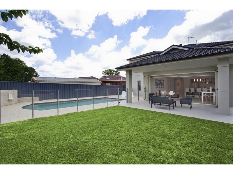 9 Seidel Avenue, Picnic Point NSW 2213