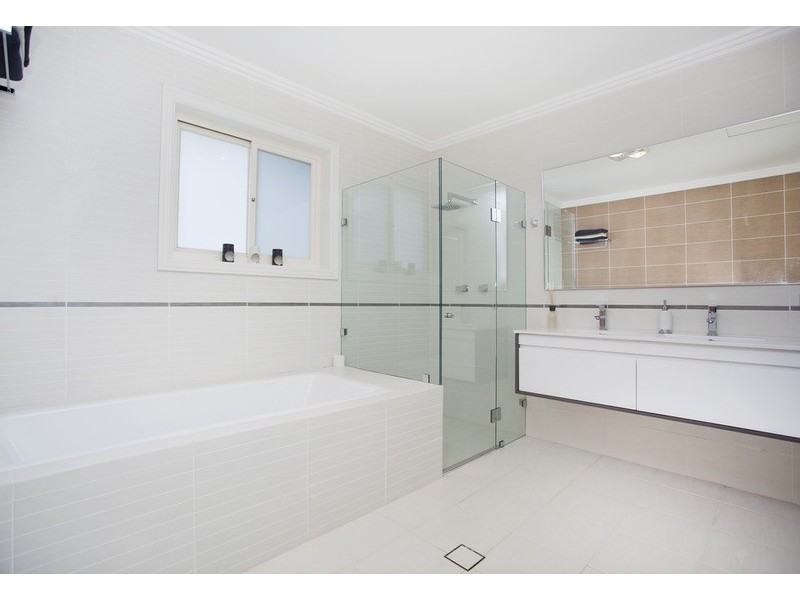 9 Seidel Avenue, Picnic Point NSW 2213