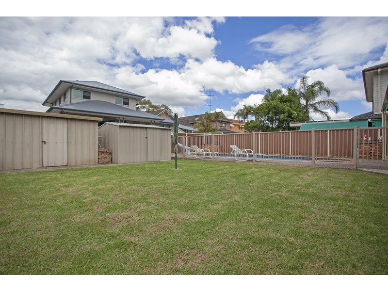 16 Links Avenue, Milperra NSW 2214