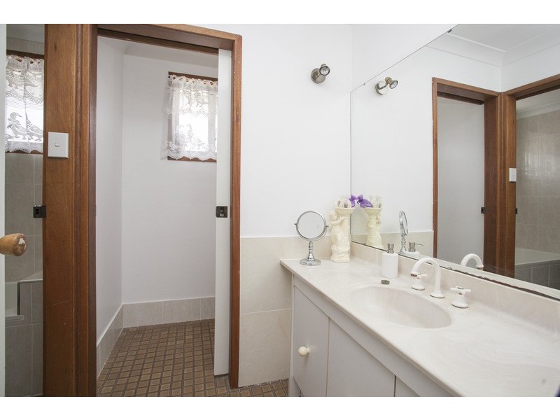 16 Links Avenue, Milperra NSW 2214