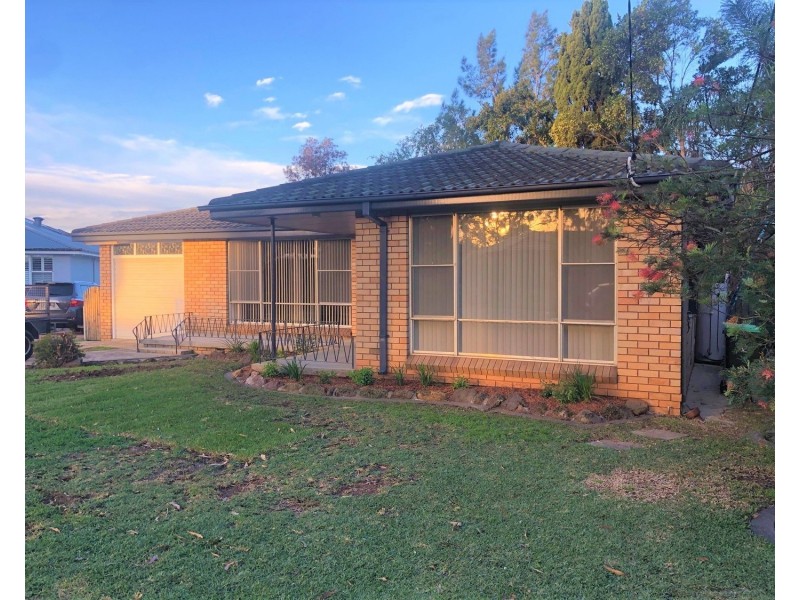 5 Oxley Avenue, Panania NSW 2213