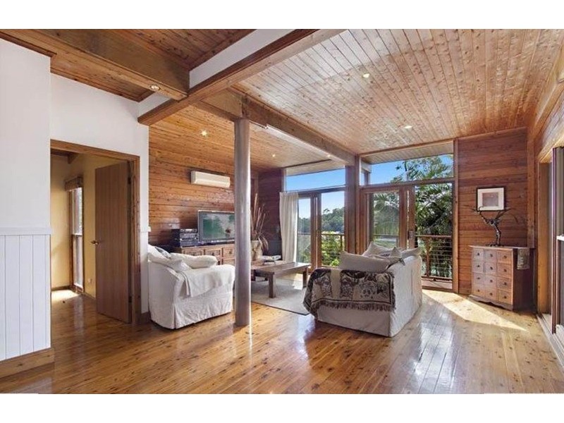 8a Fowler Road, Illawong NSW 2234