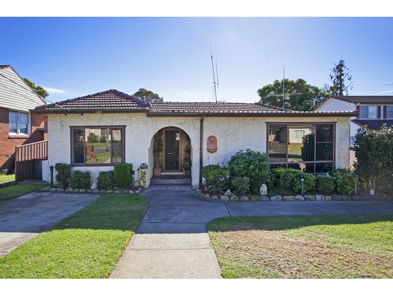 17  Taloma  Street, Picnic Point NSW 2213