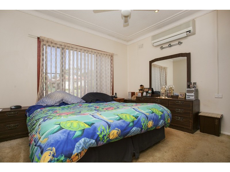 17  Taloma  Street, Picnic Point NSW 2213